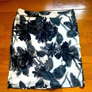 Gorgeous and comfy Van Heusen skirt